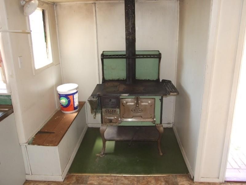 28 Edward Street, Tambo QLD 4478