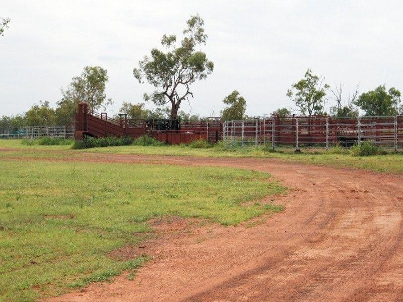 55492 Capricorn Highway, Barcaldine QLD 4725