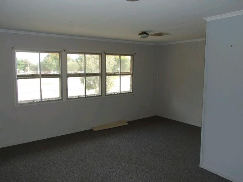 75 Thistle Street, Blackall QLD 4472