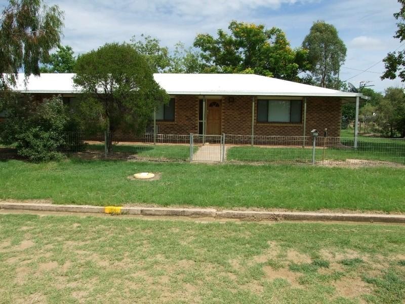 90 Thistle Street, Blackall QLD 4472