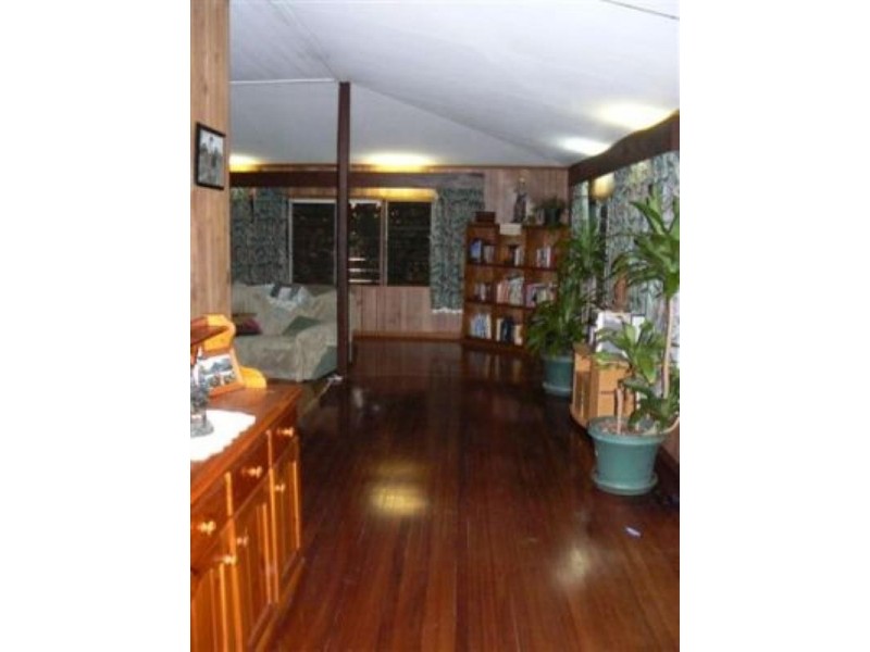 207 Oak Street, Barcaldine QLD 4725