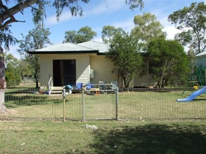 24 Daisy, Blackall QLD 4472