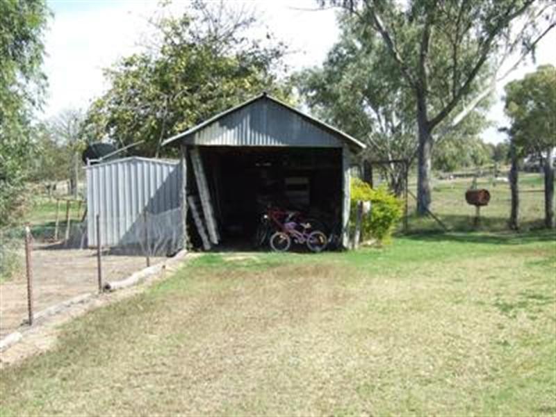 24 Daisy, Blackall QLD 4472