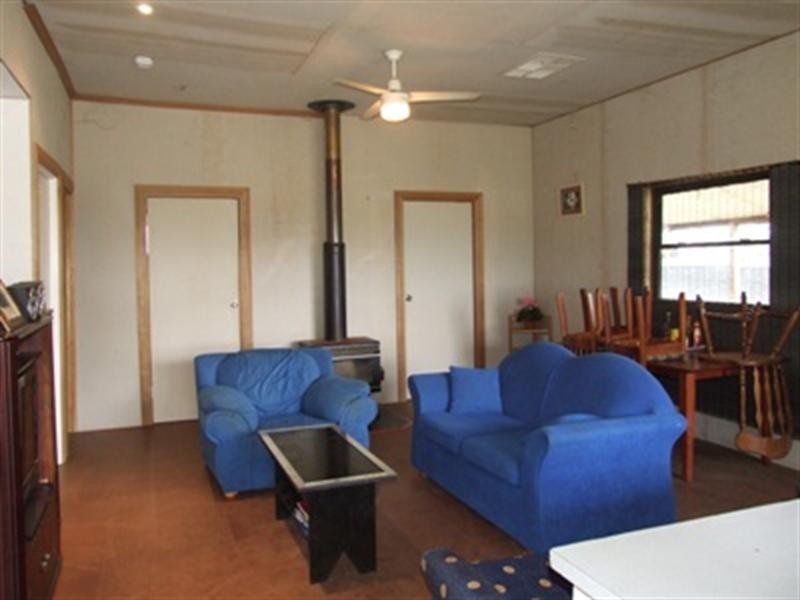 21 Mitchell, Tambo QLD 4478