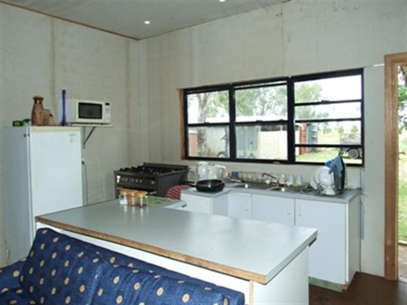 21 Mitchell, Tambo QLD 4478