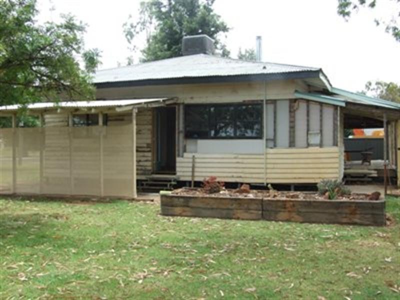 21 Mitchell, Tambo QLD 4478