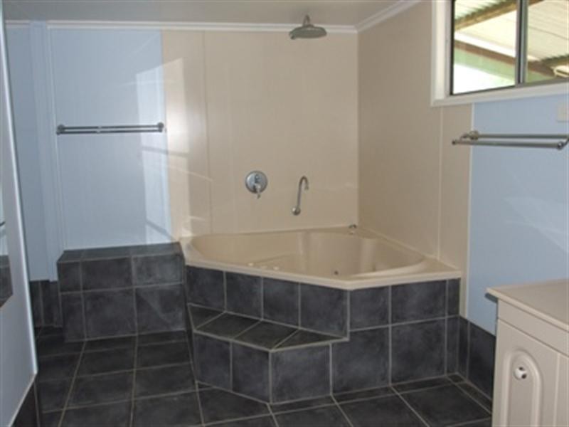 38 FIR Street, Barcaldine QLD 4725