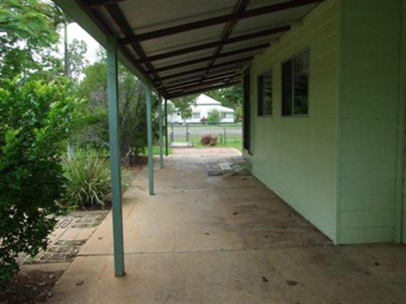 38 FIR Street, Barcaldine QLD 4725