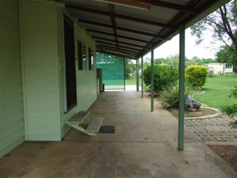 38 FIR Street, Barcaldine QLD 4725