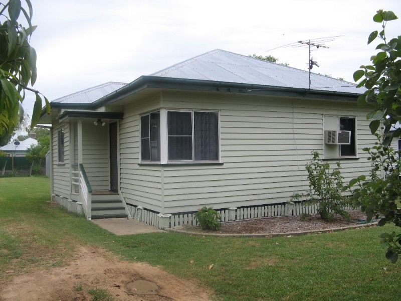 5 Walter Street, Blackall QLD 4472