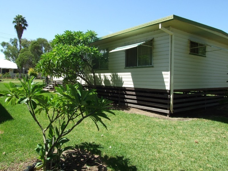 4 Gidyea Street, Blackall QLD 4472