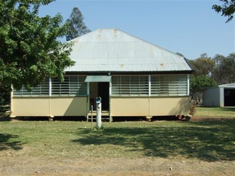 14 Violet, Blackall QLD 4472