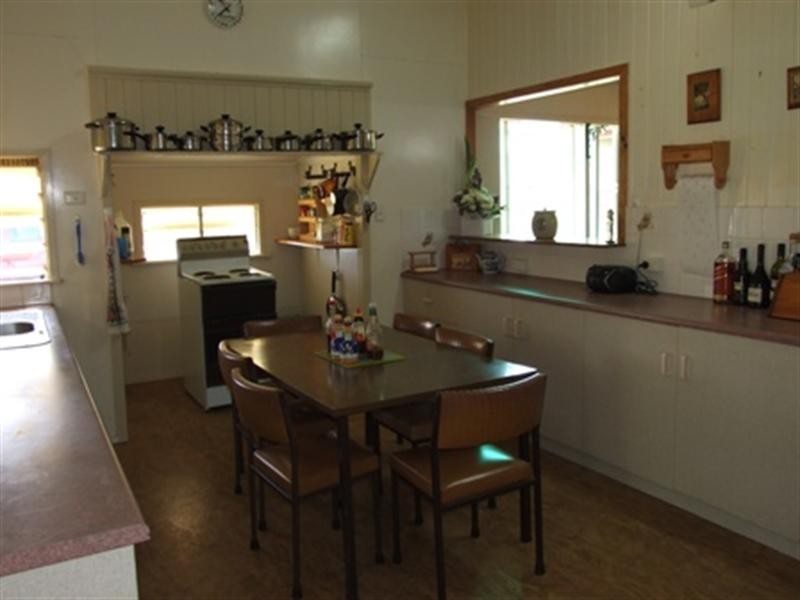 14 Violet, Blackall QLD 4472