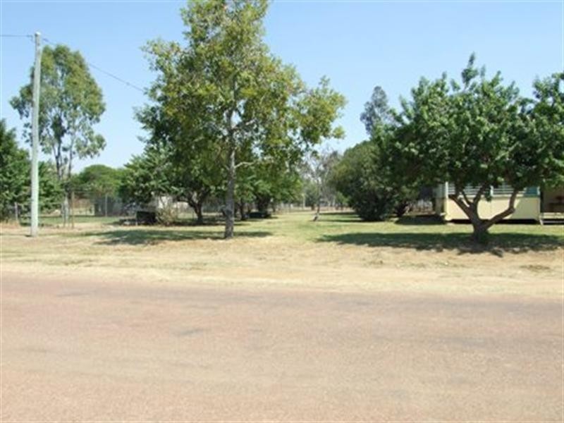 14 Violet, Blackall QLD 4472