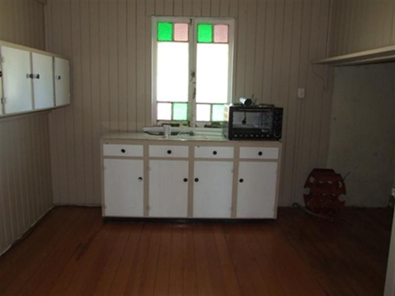 19 Thistle, Blackall QLD 4472