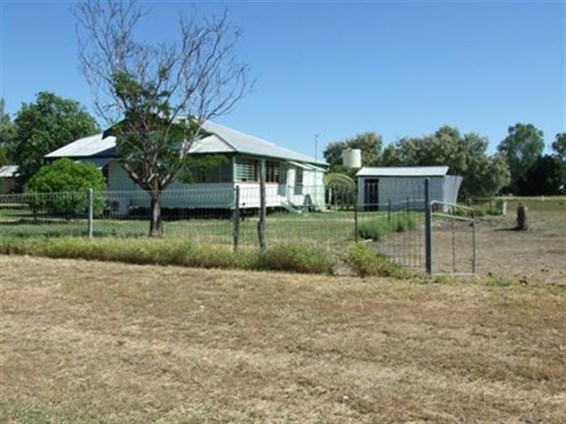 19 Thistle, Blackall QLD 4472