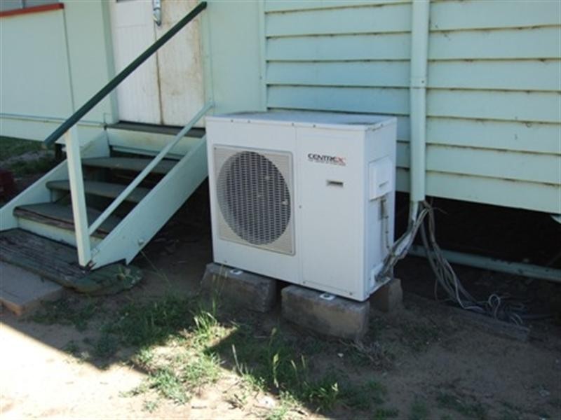 19 Thistle, Blackall QLD 4472