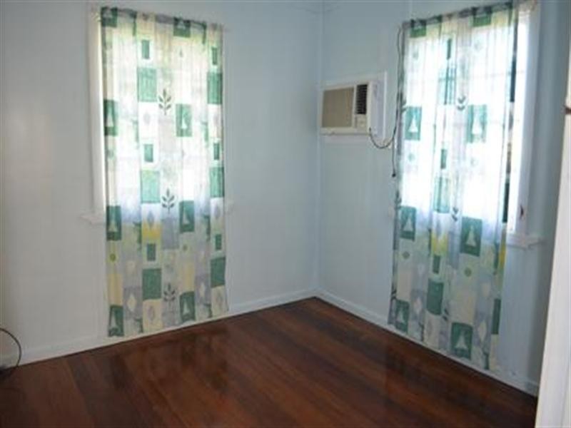 77 Thistle Street, Blackall QLD 4472