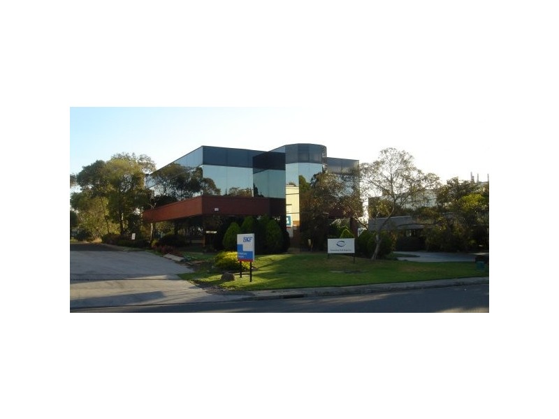 2 Kingston Town Close, Oakleigh VIC 3166