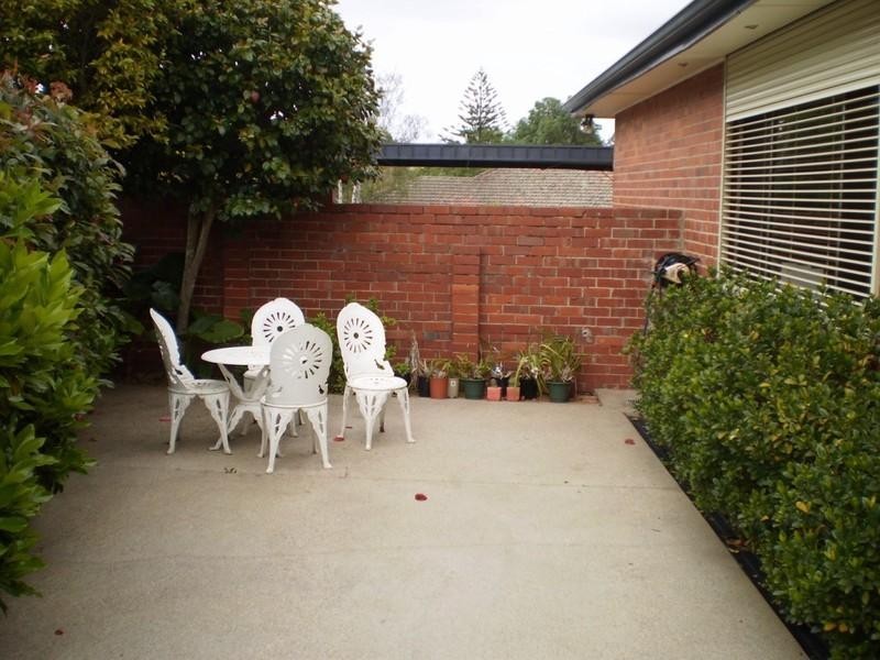 Unit 1 and 2/11  Windsor Avenue, Mount Waverley VIC 3149