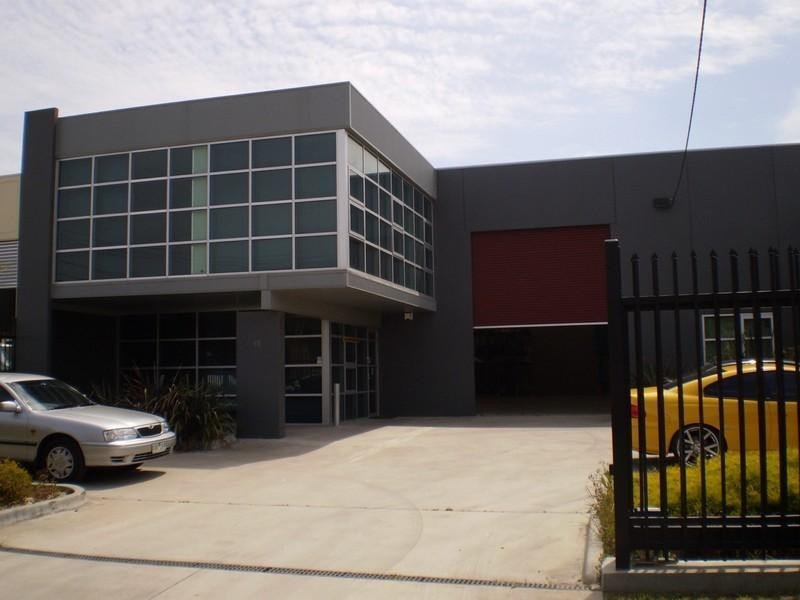 18 Regal Drive, Springvale VIC 3171