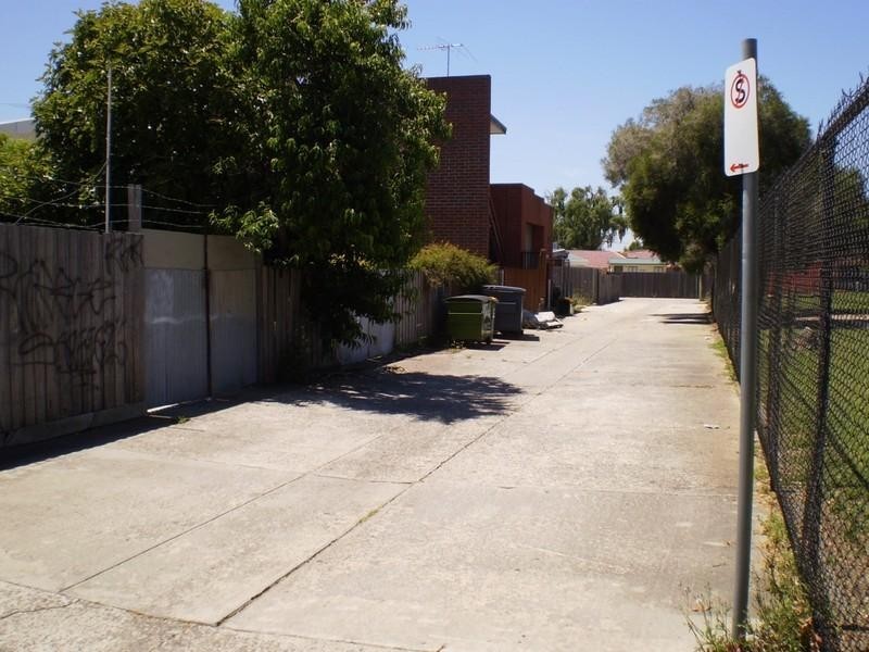 18 Birch Avenue, Dandenong North VIC 3175