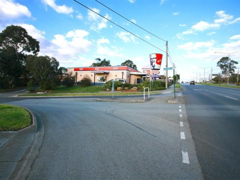 17 Royton Street, Burwood East VIC 3151