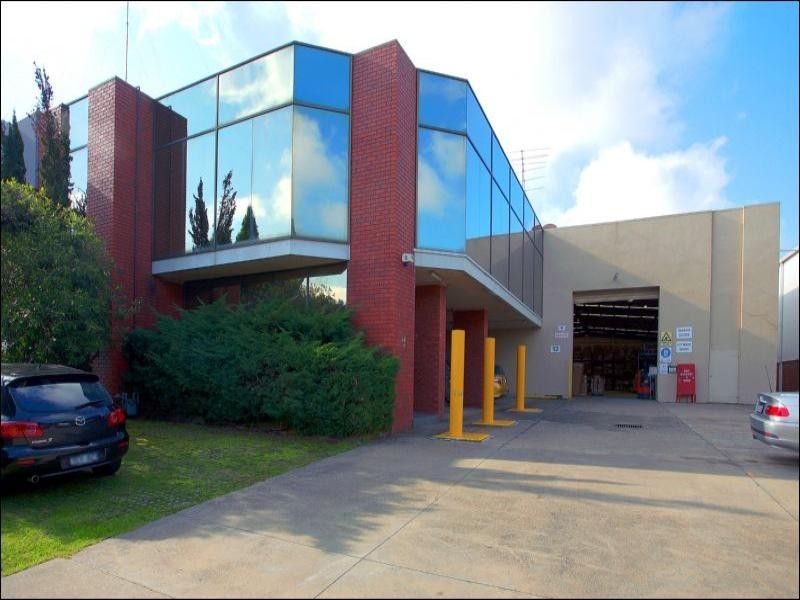 12 Stamford Road, Oakleigh VIC 3166