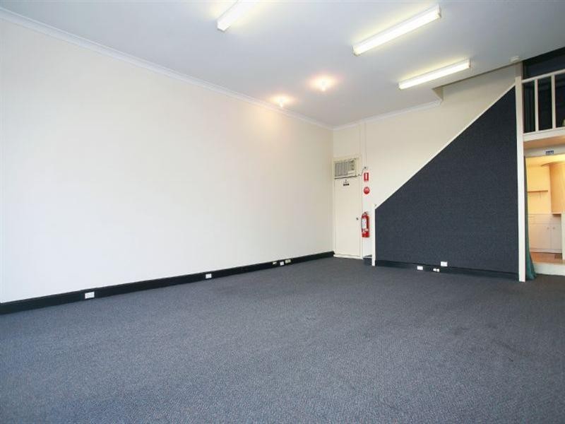 17 Royton Street, Burwood East VIC 3151