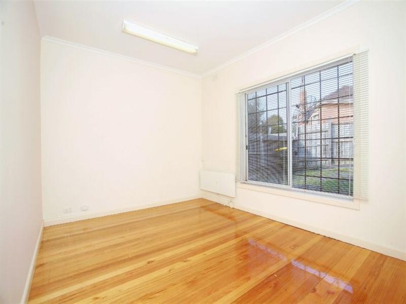 17 Royton Street, Burwood East VIC 3151