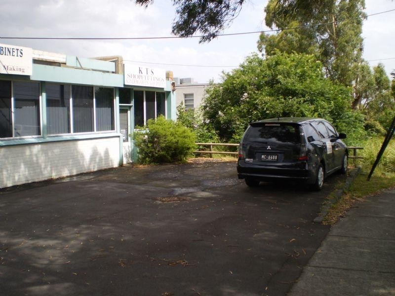 1/2 Aristoc Road, Glen Waverley VIC 3150