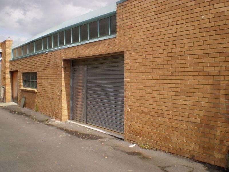 1/2 Aristoc Road, Glen Waverley VIC 3150