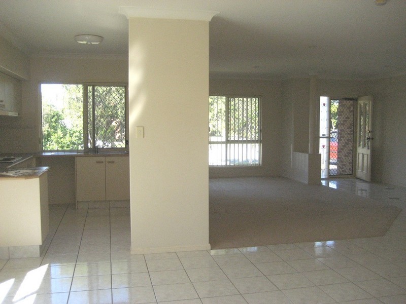 16 Stanford Avenue, Varsity Lakes QLD 4227