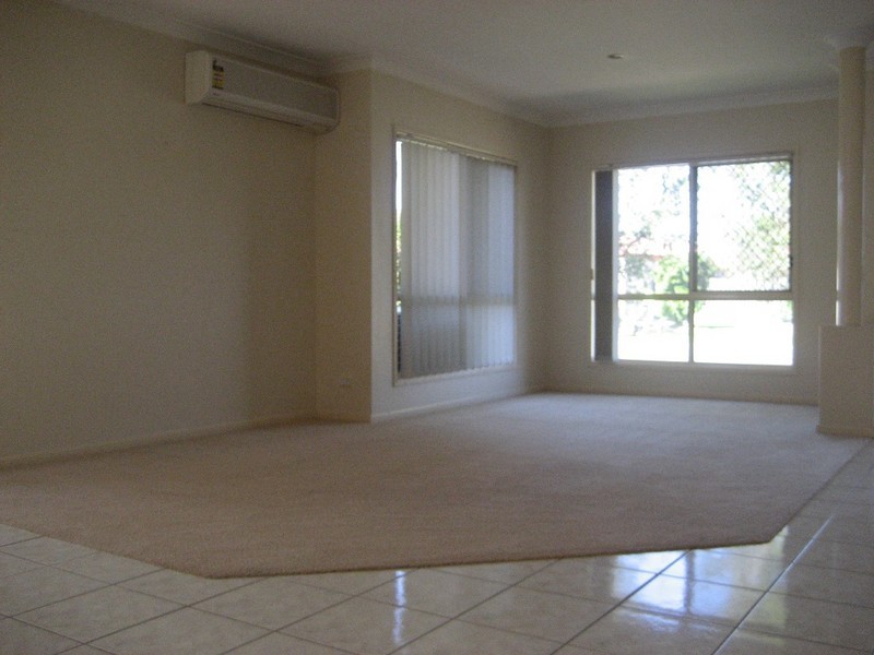 16 Stanford Avenue, Varsity Lakes QLD 4227