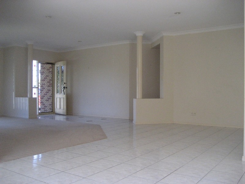 16 Stanford Avenue, Varsity Lakes QLD 4227