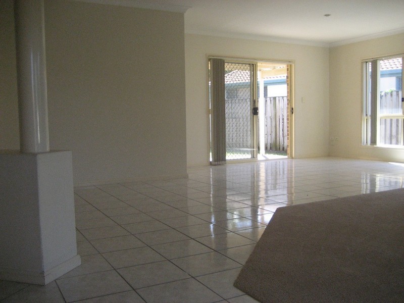 16 Stanford Avenue, Varsity Lakes QLD 4227