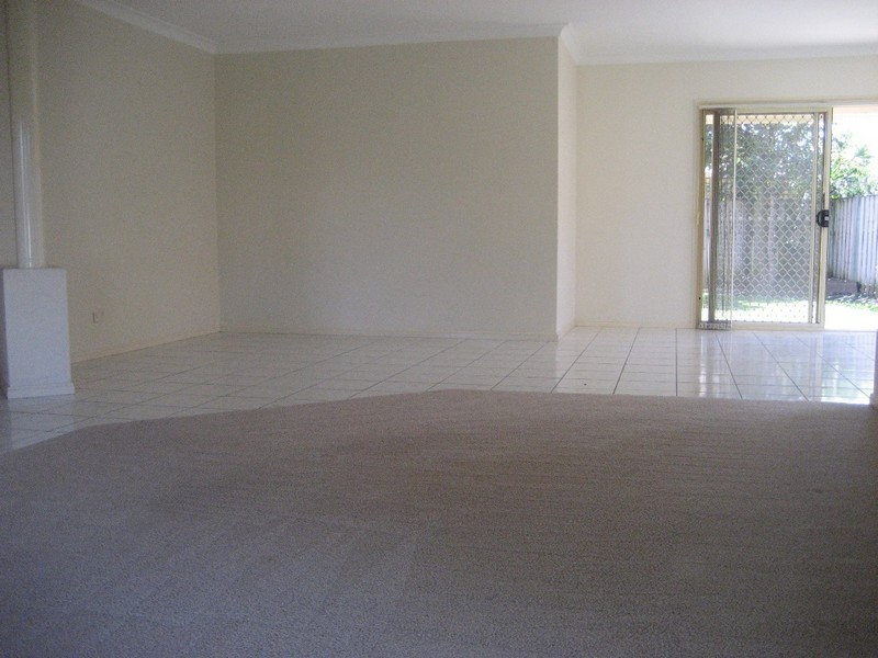 16 Stanford Avenue, Varsity Lakes QLD 4227