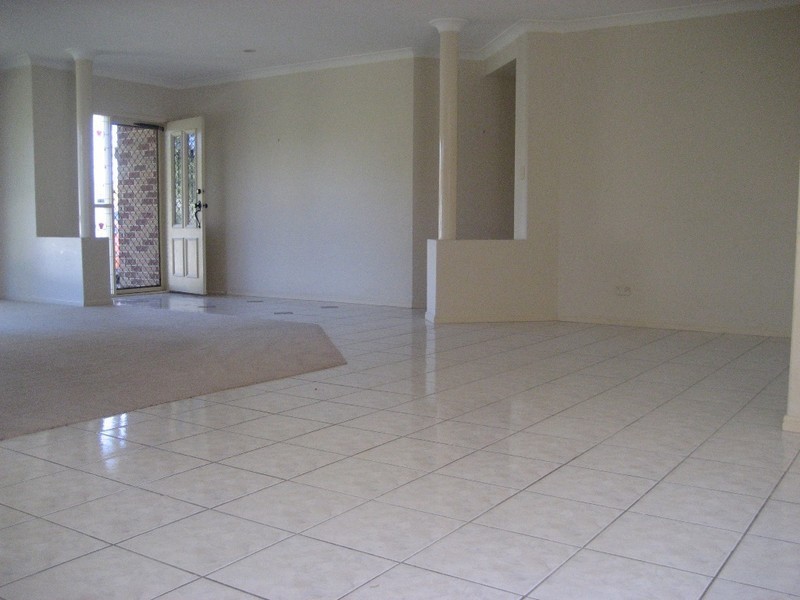 16 Stanford Avenue, Varsity Lakes QLD 4227