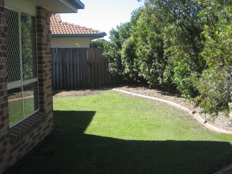 16 Stanford Avenue, Varsity Lakes QLD 4227