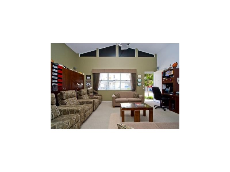 16 Lader Terrace, Varsity Lakes QLD 4227