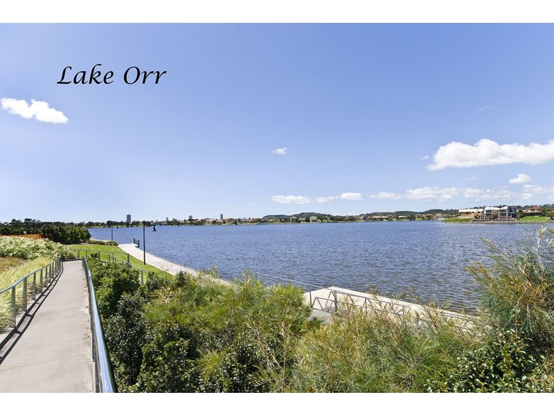 16 Lader Terrace, Varsity Lakes QLD 4227