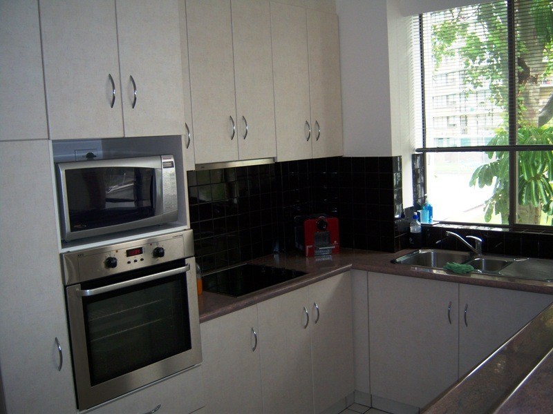 8/2962 Gold Coast Highway, Surfers Paradise QLD 4217