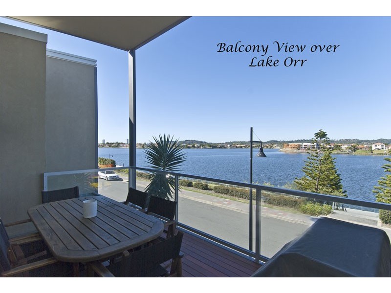 56 Watts Drive, Varsity Lakes QLD 4227