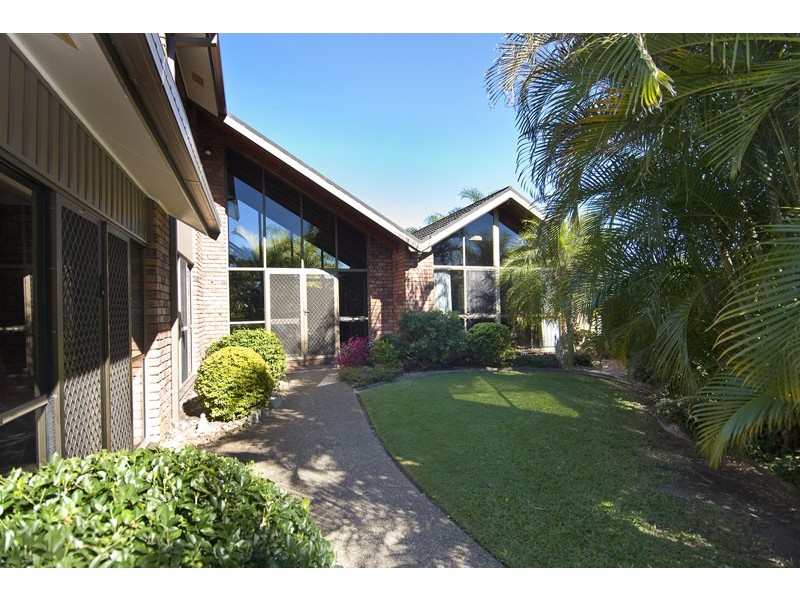 18 Alma Street, Broadbeach Waters QLD 4218