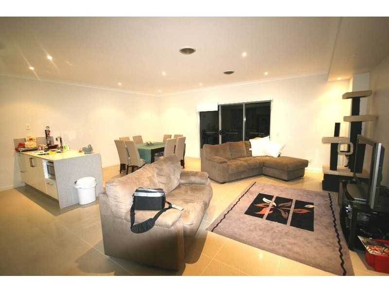 24 Campelles Avenue, Varsity Lakes QLD 4227