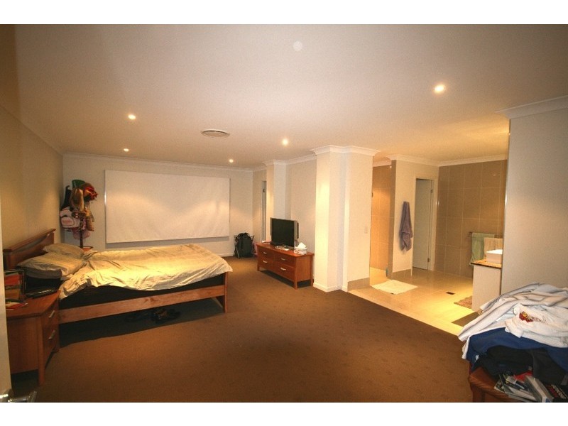 24 Campelles Avenue, Varsity Lakes QLD 4227