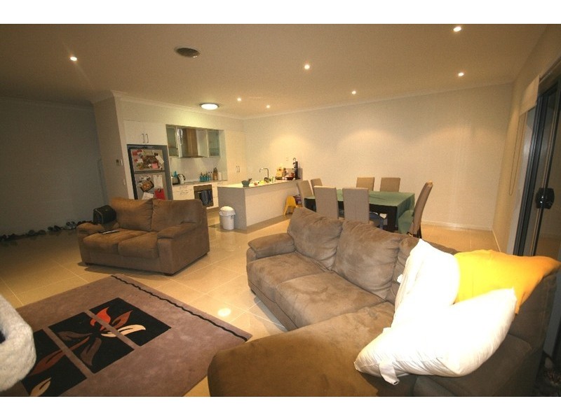 24 Campelles Avenue, Varsity Lakes QLD 4227