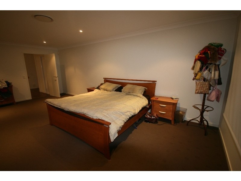 24 Campelles Avenue, Varsity Lakes QLD 4227