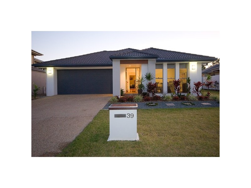 39 Heights Drive, Robina QLD 4226