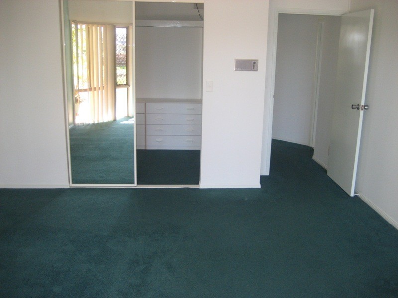 Clear Island Waters QLD 4226